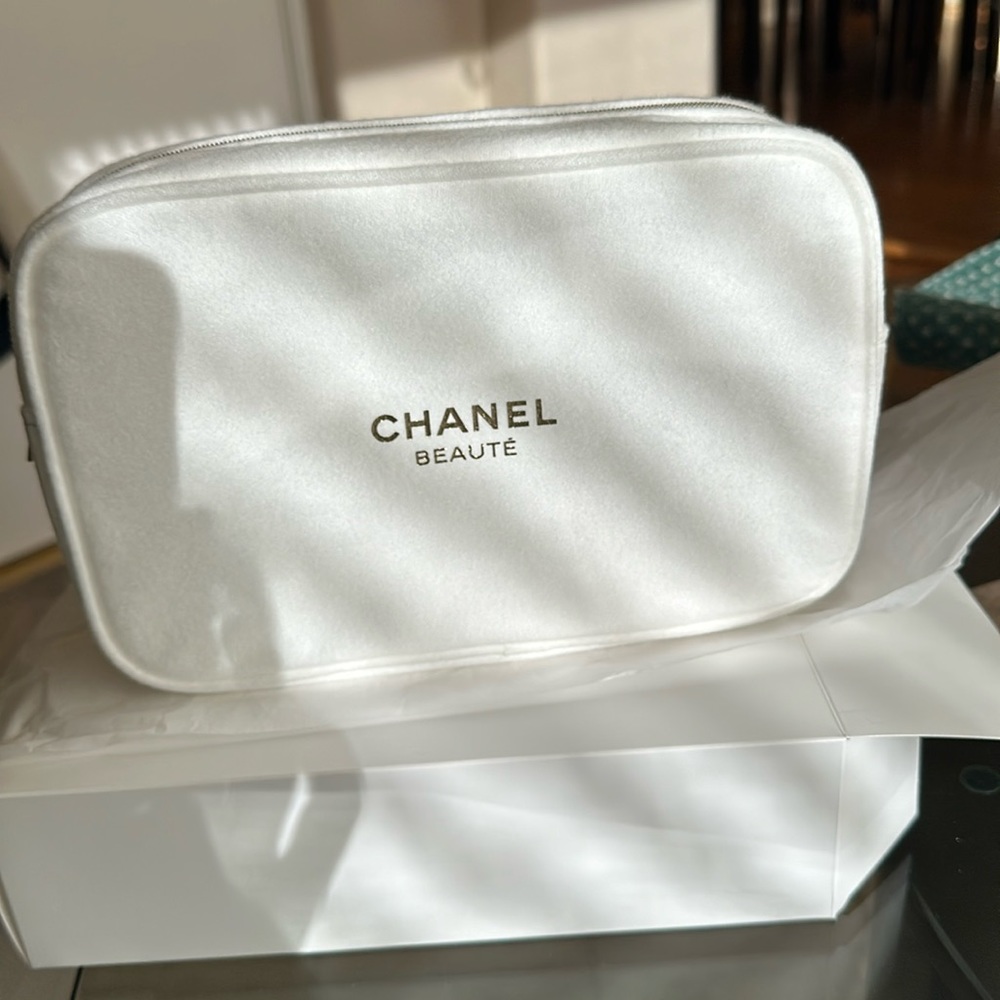 Chanel beauty pouch NEW